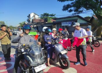 Peringati Hari LH, Wabup Tabalong Tanam Pohon dan Bagikan Kantong Belanja Ramah Lingkungan