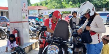 Harga Pertamax Melambung, Konsumen Pertalite di SPBU Mabuun Meningkat