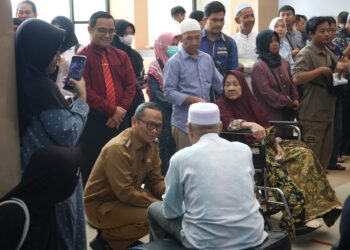Tinjau RSUD HBK, Bupati Tabalong “Borong” Aspirasi Pasien