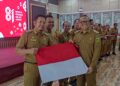 Bagikan Bendera Merah Putih, H Fani Pinta Camat dan SKPD Meriahkan HUT RI