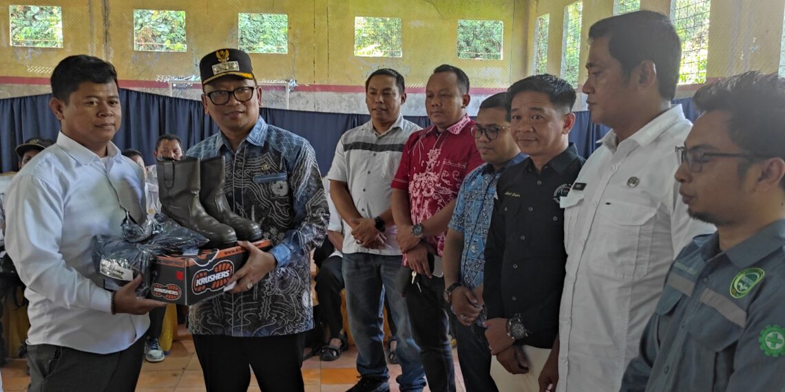 Bupati Tabalong Dorong Lulusan Pelatihan Las Listrik Buka Usaha Lewat Kredit Bunga 0%