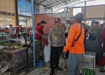 Bupati Tabalong Sidak Pasar Kapar, Pedagang Keluhkan Kebersihan Hingga Keamanan