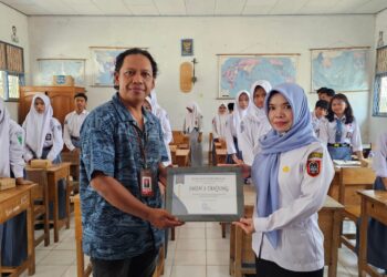 Mengenalkan Dunia Jurnalistik, PWI Tabalong Gelar Goes to School di SMAN 3 Tanjung