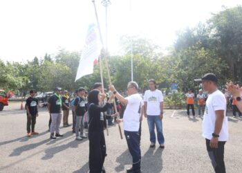 Kibar Merah Putih di Puncak Sarampakang, Puluhan Pendaki Lintas Provinsi Jelajahi Alam Tabalong