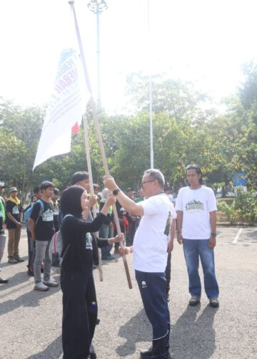 Kibar Merah Putih di Puncak Sarampakang, Puluhan Pendaki Lintas Provinsi Jelajahi Alam Tabalong