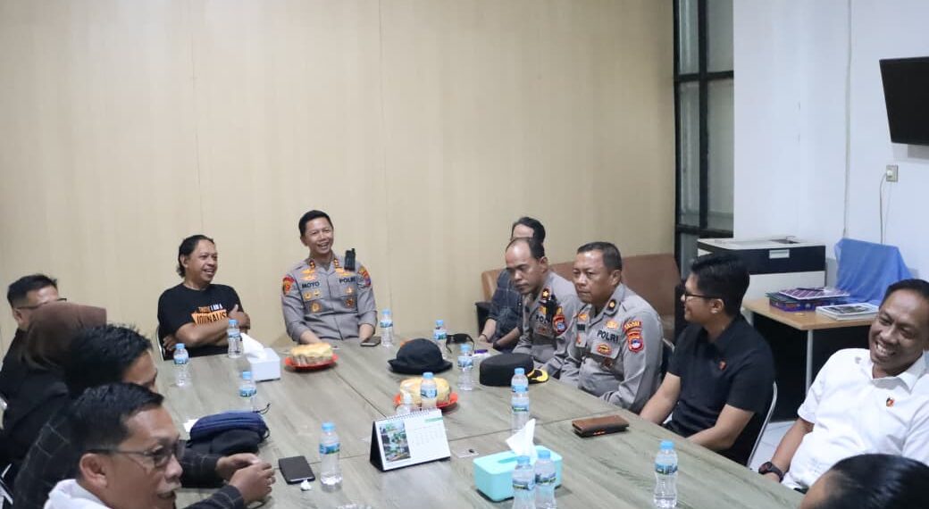Diskusi Perkembangan Pers Daerah, Hangatnya Silaturahmi Polres dan PWI Tabalong