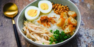 Bukan Cuma Menu Sarapan, Bubur Ayam Resmi Jadi Porridge Nomor Satu di Dunia