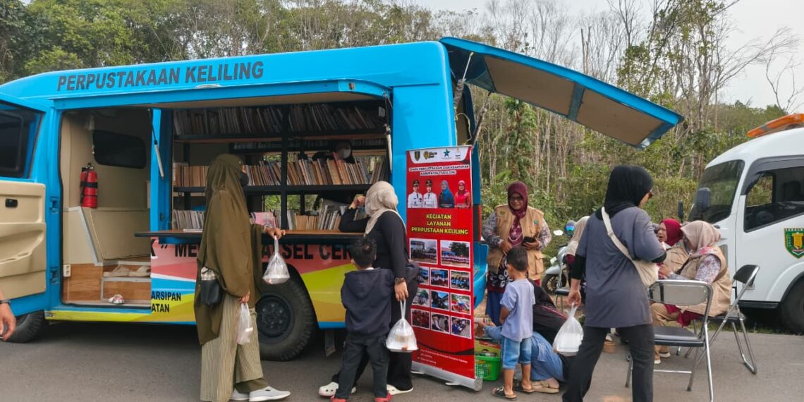 Semarakkan Car Free Day, Dispersip Tabalong Boyong Layanan Literasi Keliling