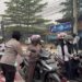 Asap Kembali Pekat, Polisi Tabalong Bagikan Masker ke Pengendara