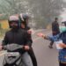 Kecamatan Kelua Bagikan Ribuan Masker ke Masyarakat