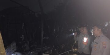 Ditinggal Keluar Kota, Rumah Warga Pembataan Hangus Terbakar