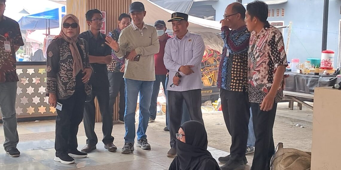 Tinjau 2 Pasar, Komisi ll DPRD Tabalong Terima Aspirasi Pedagang