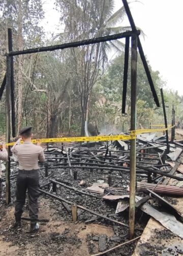 Satu Rumah Hangus Kebakaran di RT 04 Desa Warukin