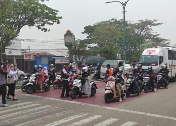 Asap Karhutla Melanda Tabalong, BPBD  Bagikan Ribuan Masker ke Masyarakat