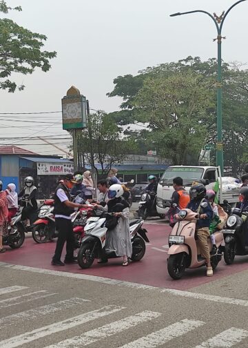 Asap Karhutla Melanda Tabalong, BPBD  Bagikan Ribuan Masker ke Masyarakat