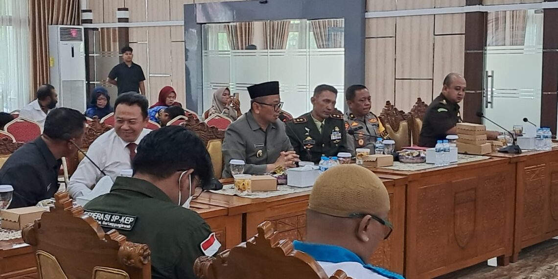 Soal Antrean dan Harga BBM Eceran, Bupati Tabalong Buka Suara di Forum Diskusi Kesbangpol