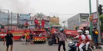 Kebakaran Hanguskan 2 Ruko Di Mabuun, Kerugian Ditaksir Mencapai 150 juta Rupiah