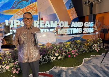 Komitmen Dukung Industri Migas, Bupati Tabalong Sabet Dua Penghargaan SKK Migas
